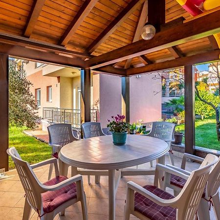 Istriensonne - Apartments Veruda Mit Grillterrasse Pula Exteriör bild