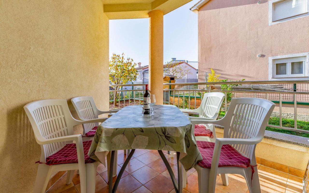 Istriensonne - Apartments Veruda Mit Grillterrasse Pula Exteriör bild