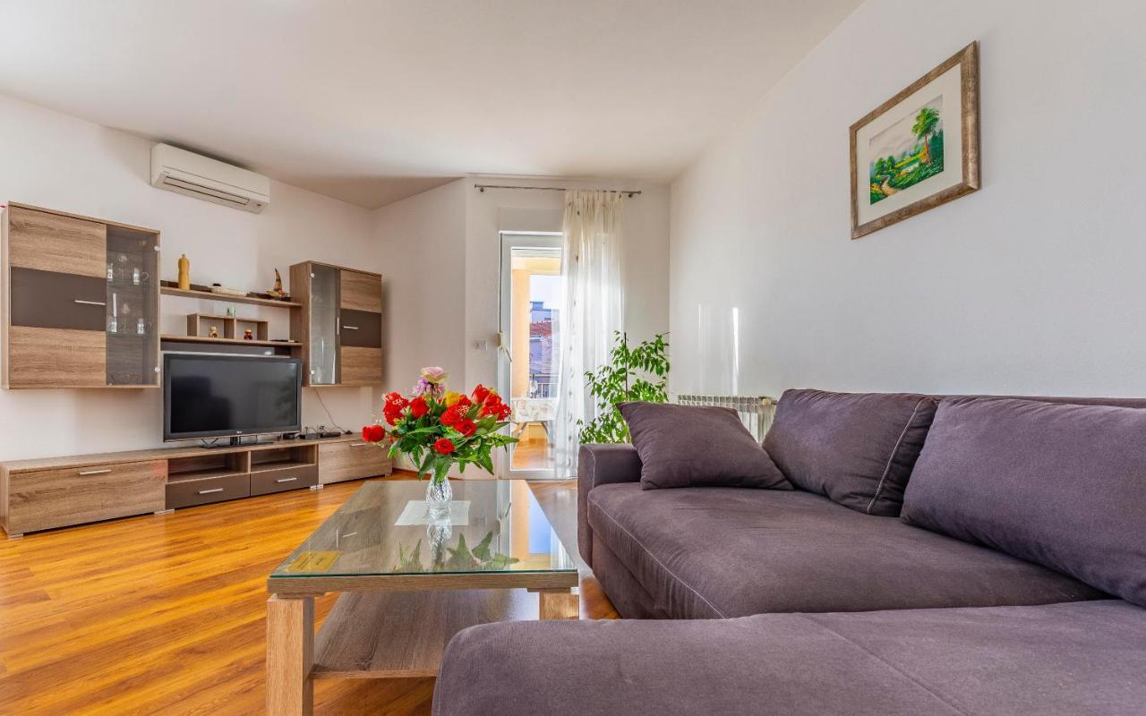 Istriensonne - Apartments Veruda Mit Grillterrasse Pula Exteriör bild
