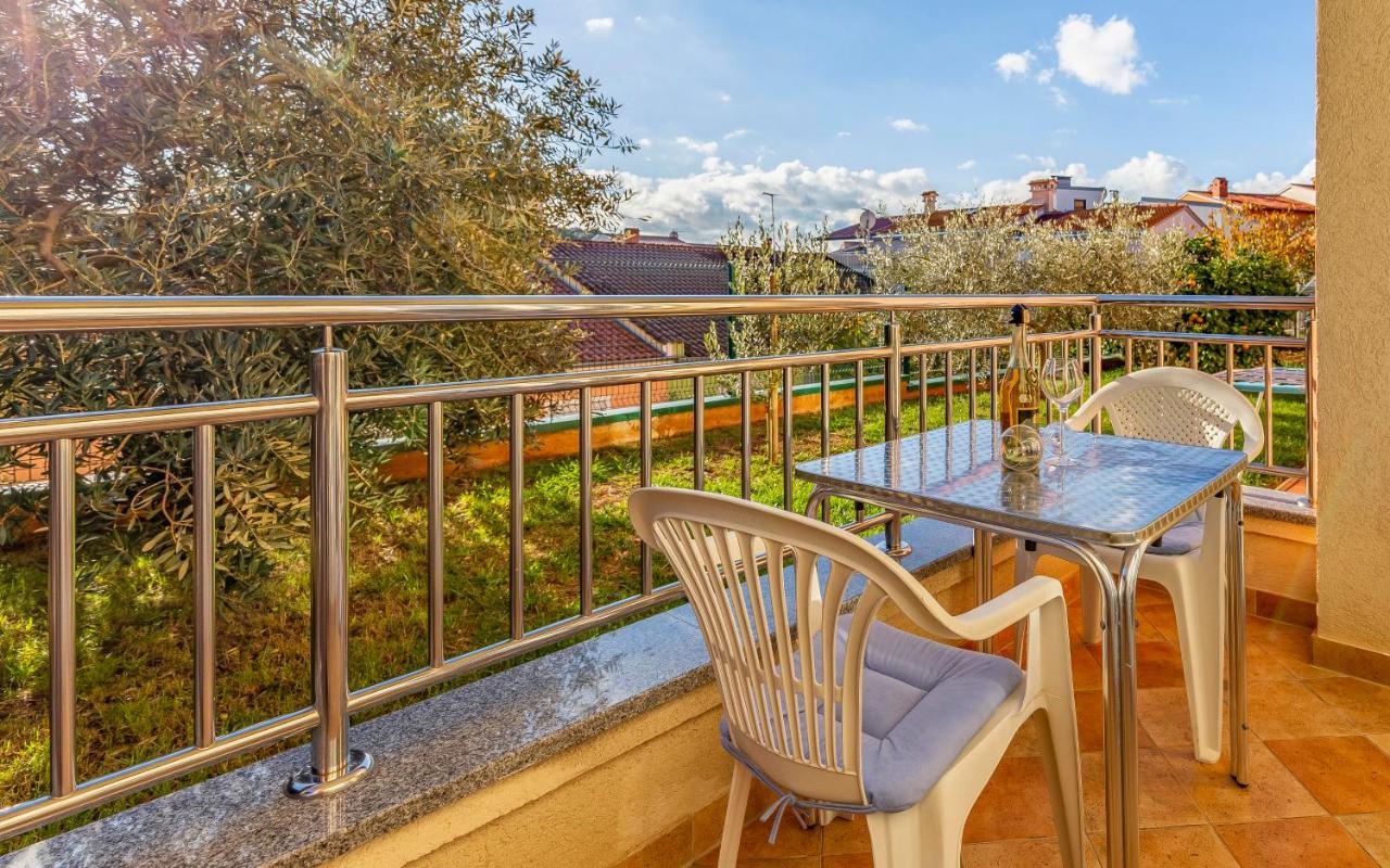 Istriensonne - Apartments Veruda Mit Grillterrasse Pula Exteriör bild