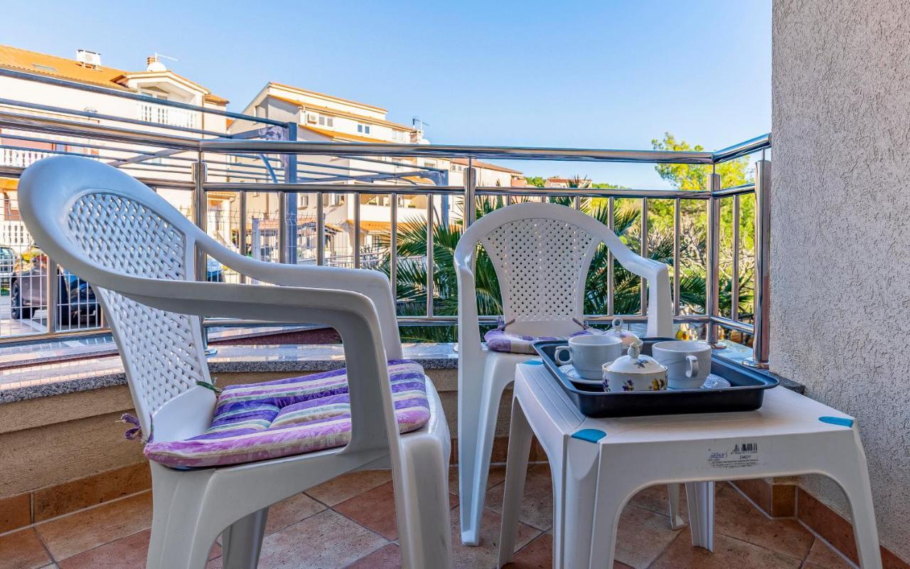 Istriensonne - Apartments Veruda Mit Grillterrasse Pula Exteriör bild