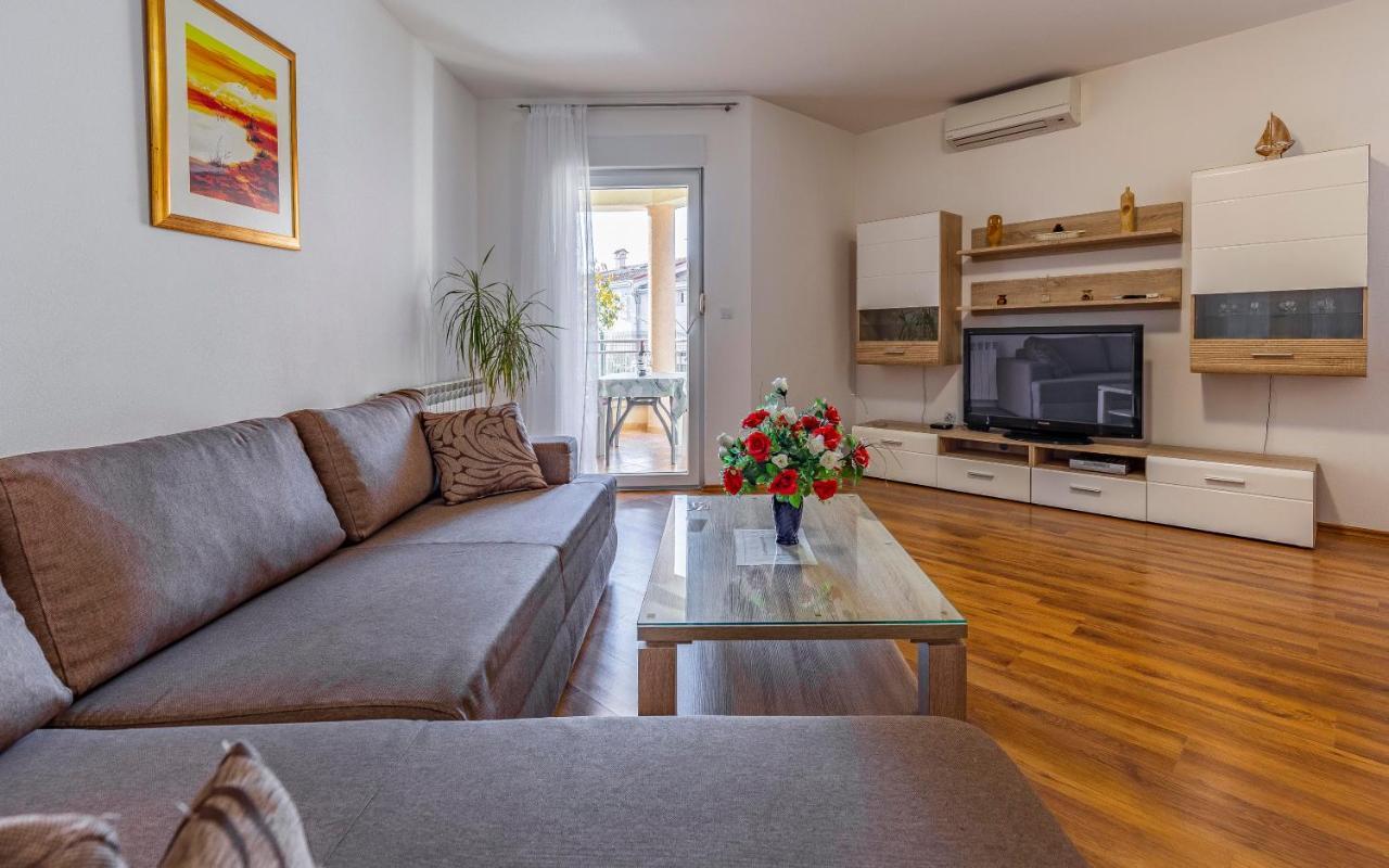 Istriensonne - Apartments Veruda Mit Grillterrasse Pula Exteriör bild