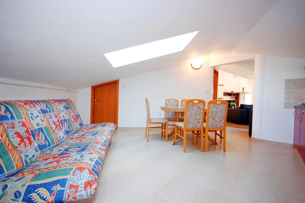 Istriensonne - Apartments Veruda Mit Grillterrasse Pula Exteriör bild